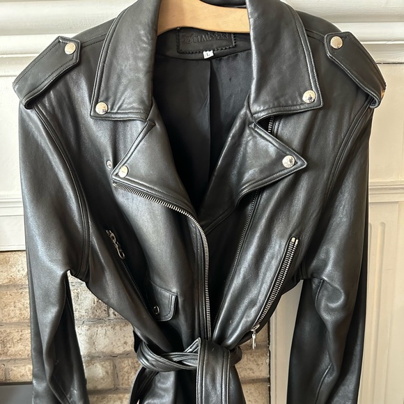 Motorcycle style leather jacket - Picture 1 of 7